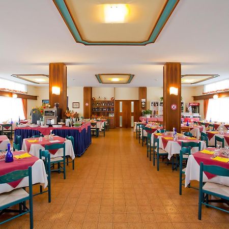Hotel Bettina Lido di Jesolo Exteriör bild