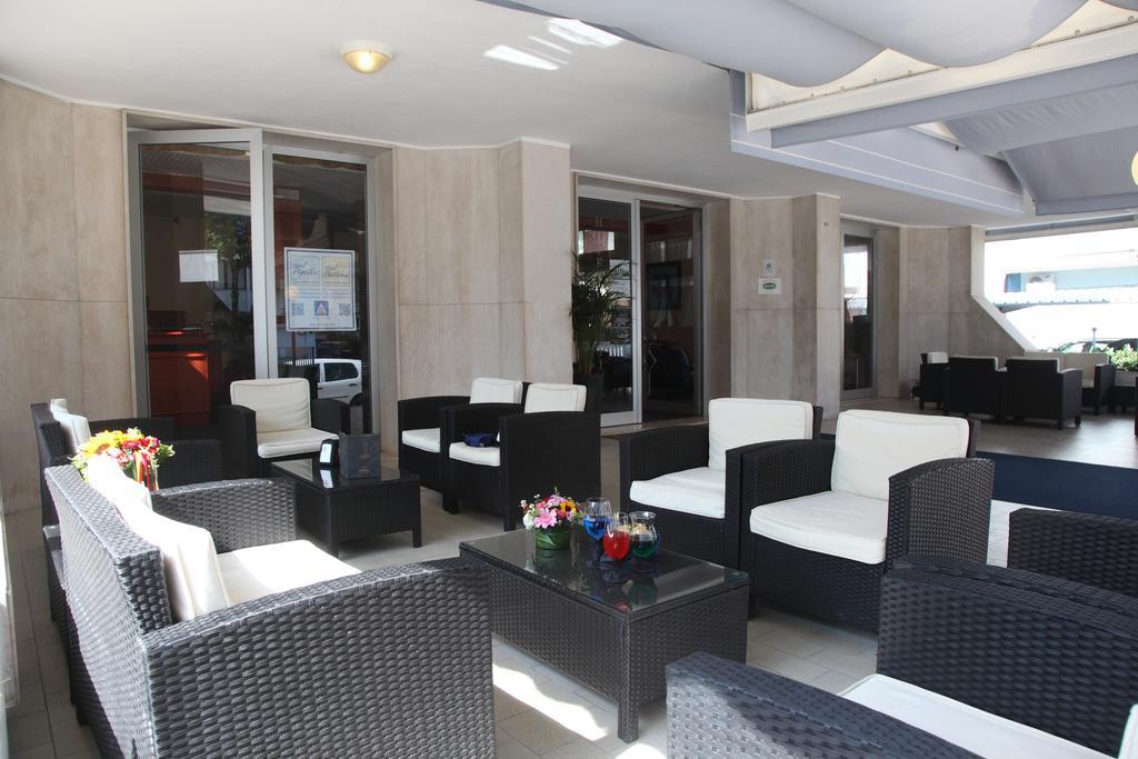 Hotel Bettina Lido di Jesolo Exteriör bild