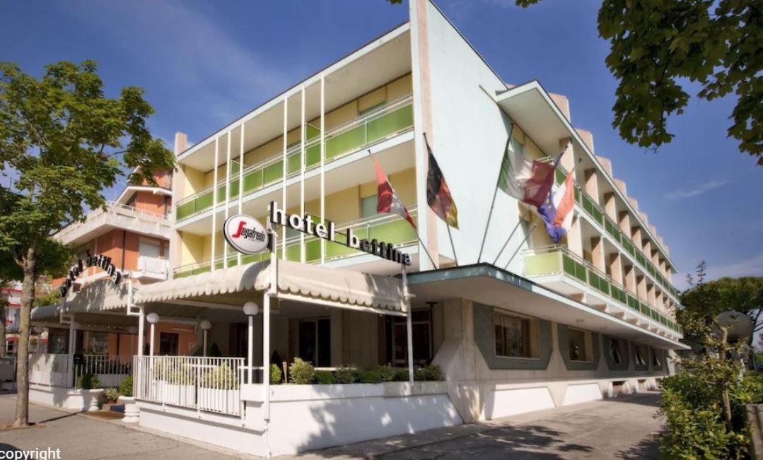 Hotel Bettina Lido di Jesolo Exteriör bild