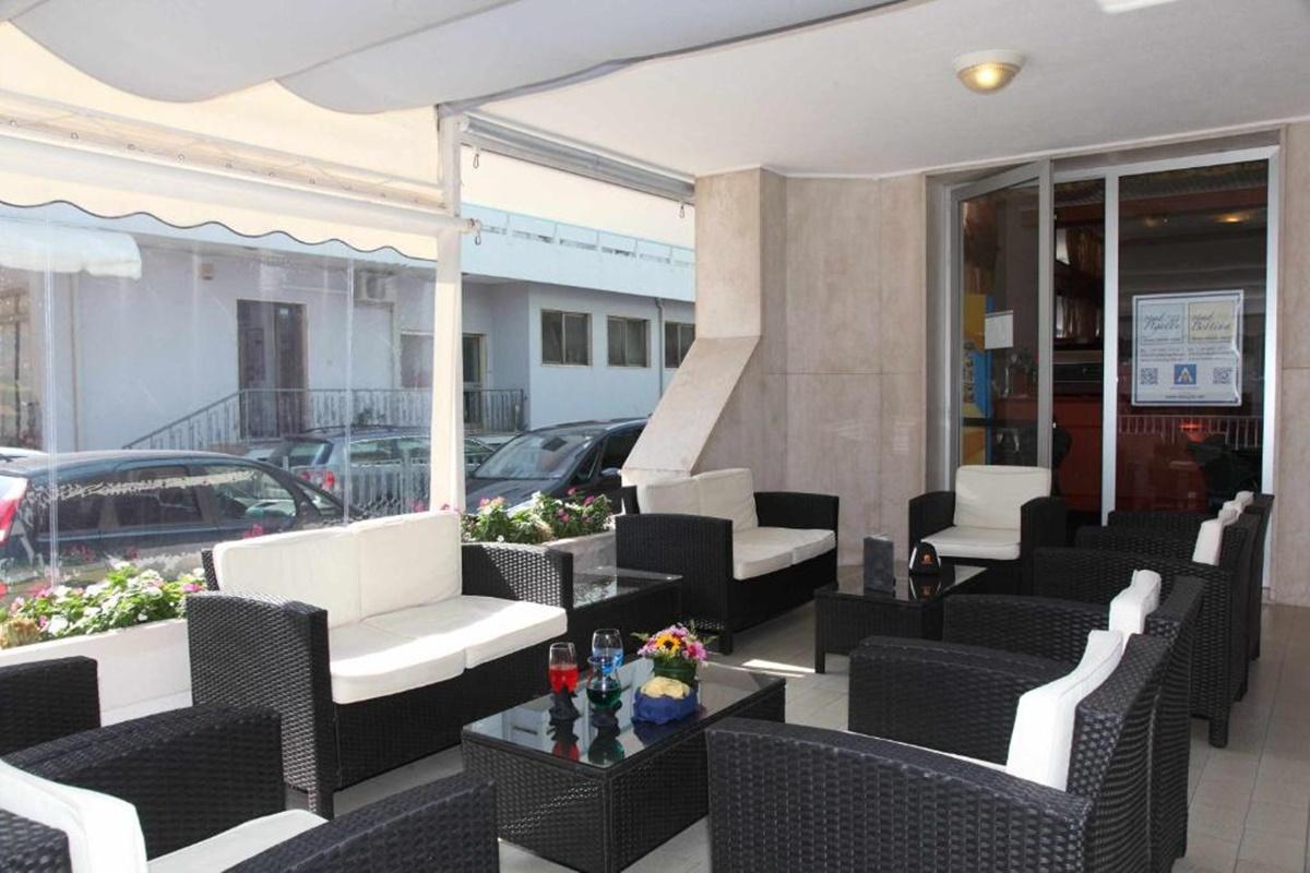 Hotel Bettina Lido di Jesolo Exteriör bild