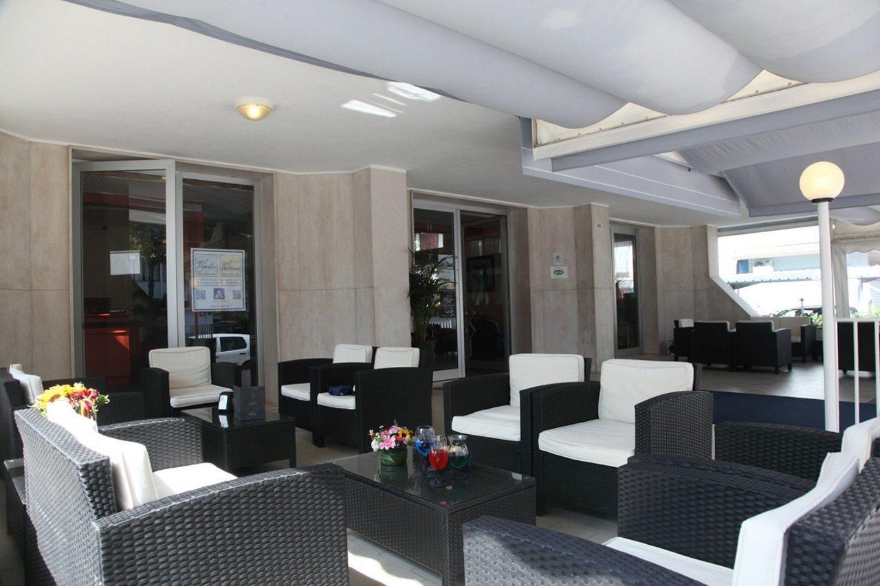 Hotel Bettina Lido di Jesolo Exteriör bild