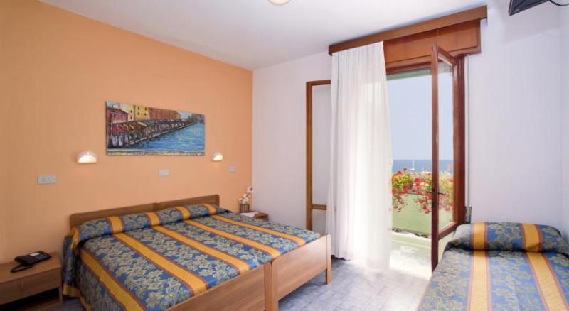 Hotel Bettina Lido di Jesolo Exteriör bild
